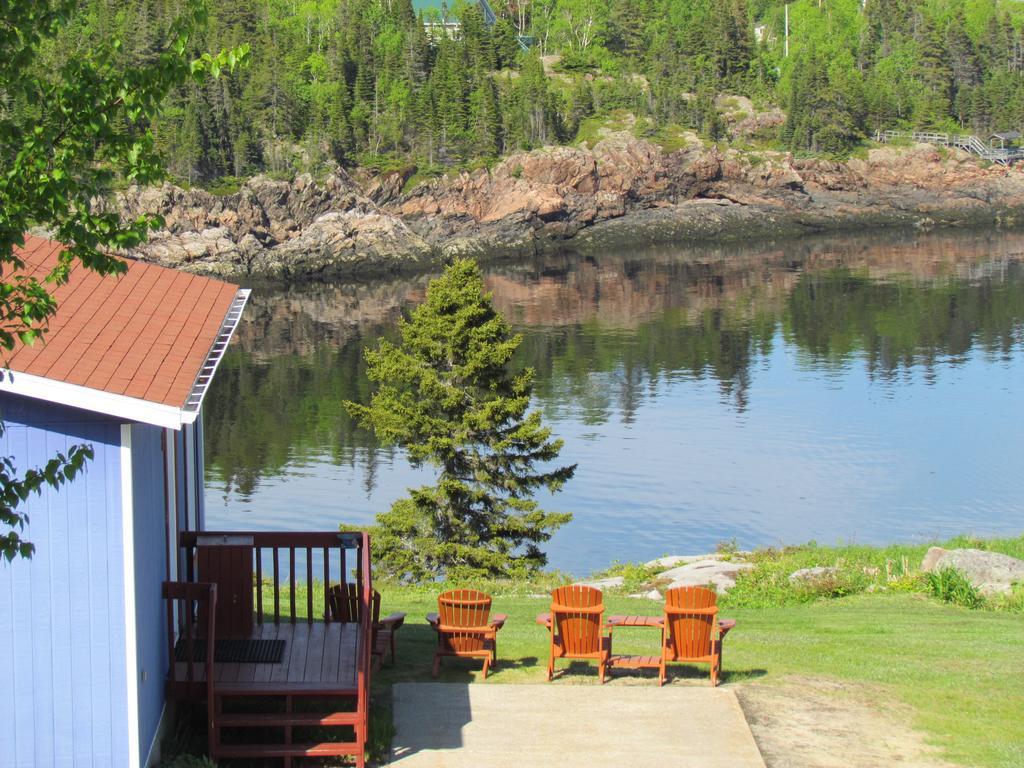 Les Chalets Au Bord De La Mer Les Escoumins Bagian luar foto